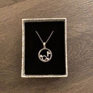 Brand new necklace, mint condition.